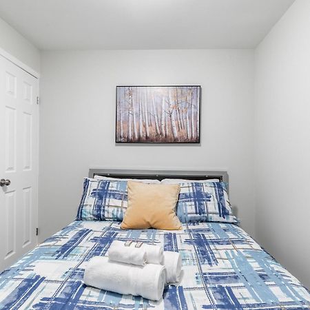 1Br Basement Condo - James Street Hamilton Eksteriør billede