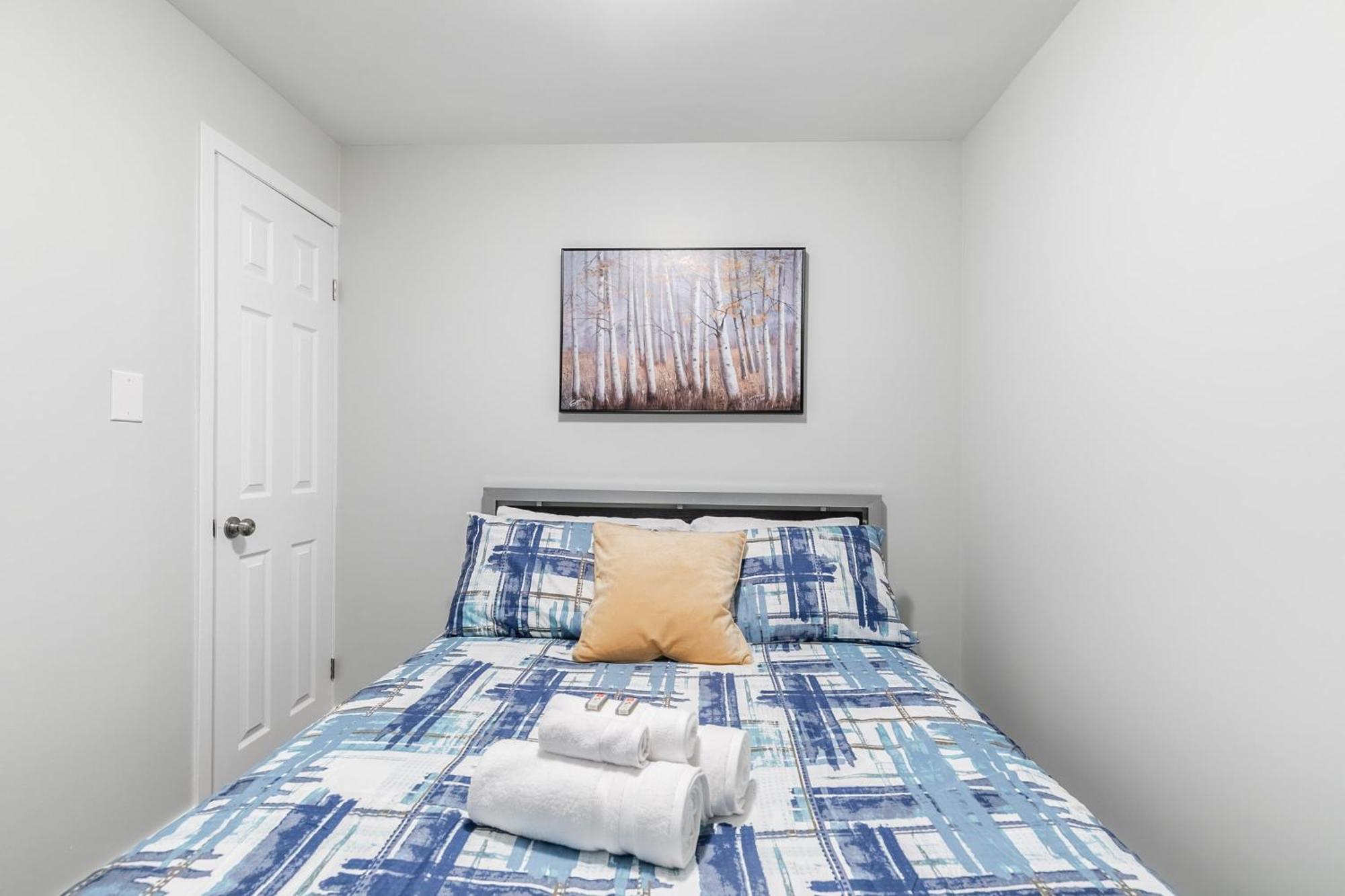 1Br Basement Condo - James Street Hamilton Eksteriør billede